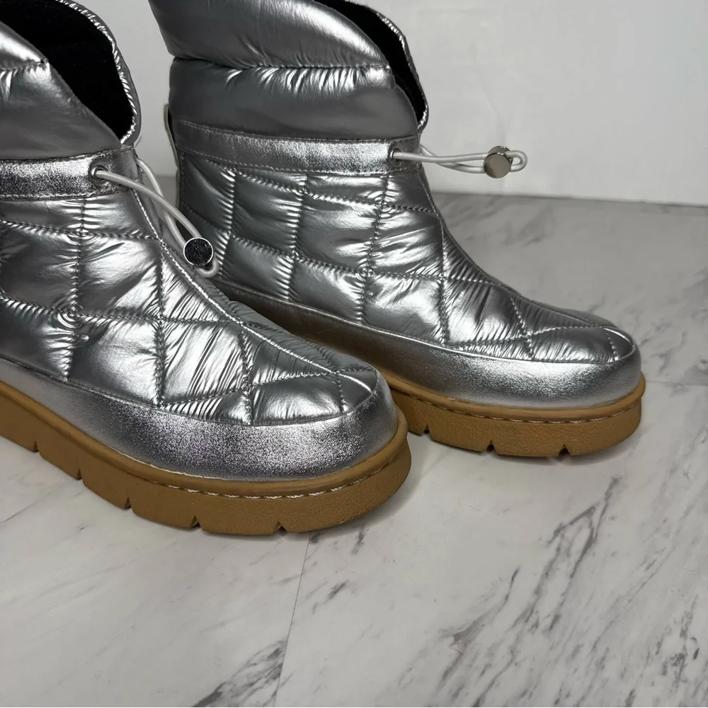 Marc Fisher Kamryn Silver Faux Leather Bootie 6 1/2 M